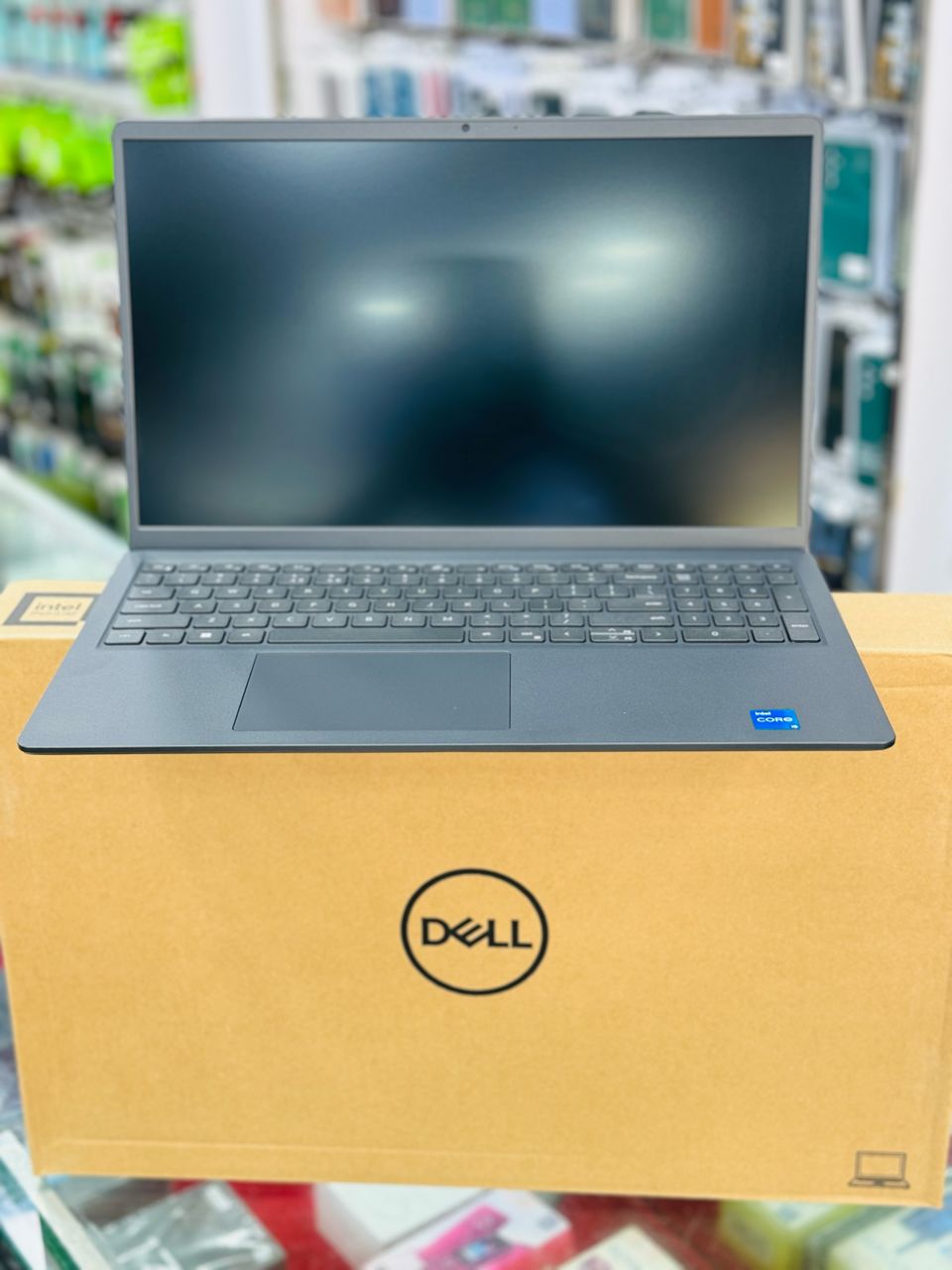 Dell Vostro 3520 Intel Ci5 12Th 8GB Ram 256GB SSD Intel Iris Graphic 15.6" Ful