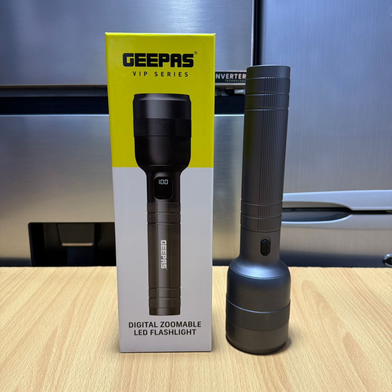Geepas Rechargeable Zoomable Floodlight