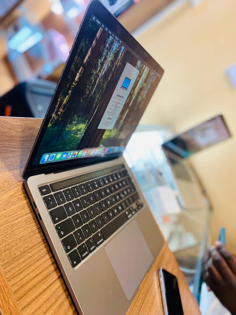 Macbook Pro 2020 13 Inch Intel Core I5 8Gb Ram 256Gb Ssd Touch Bar