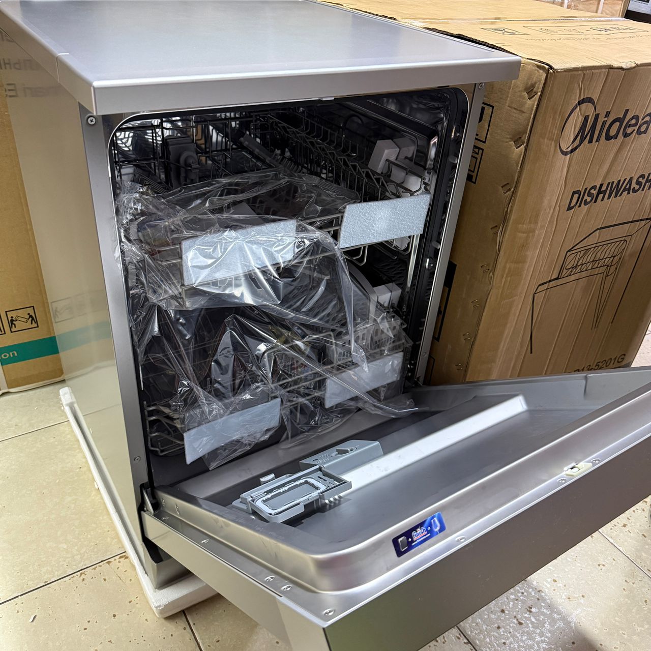 Midea 13 Plates Dishwsher