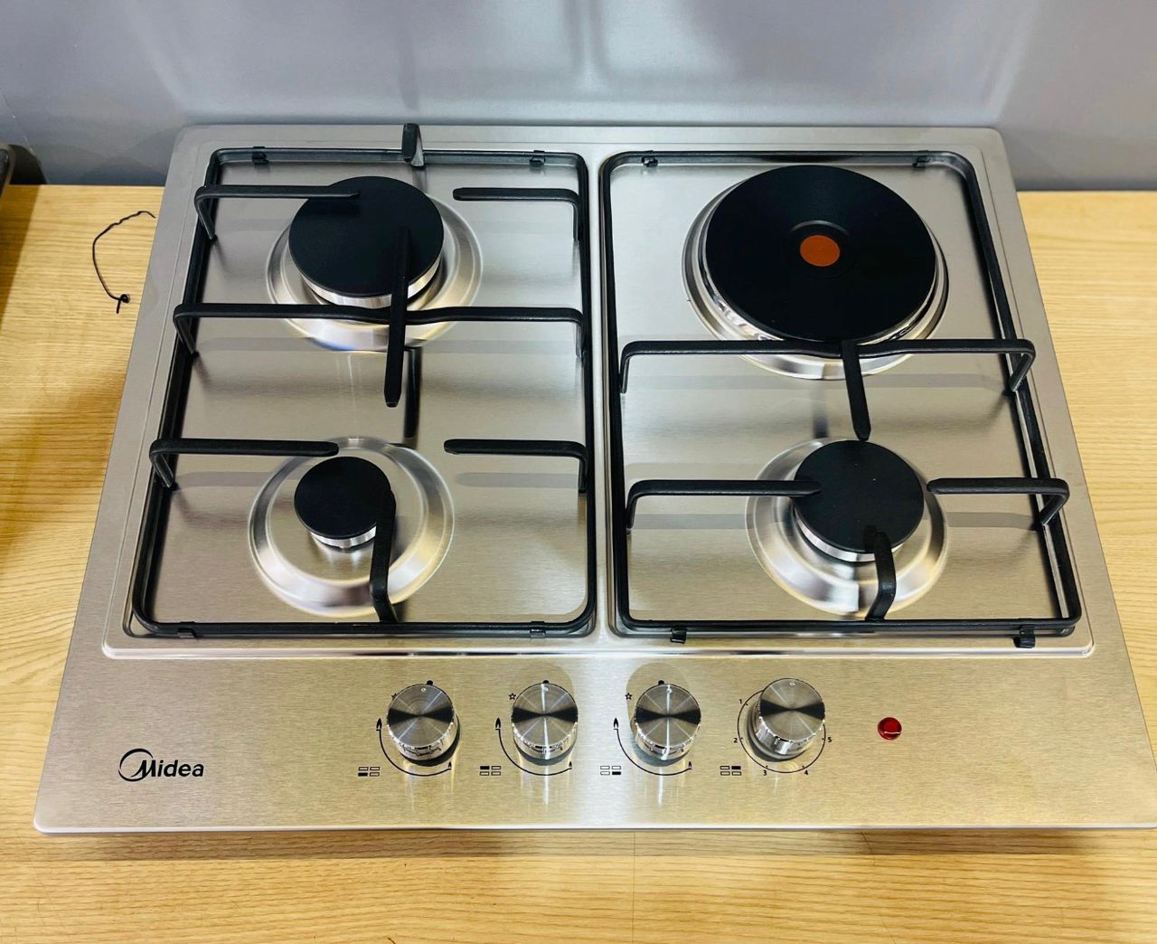 Midea 3Gas + 1Electric Inbuilt Hobb